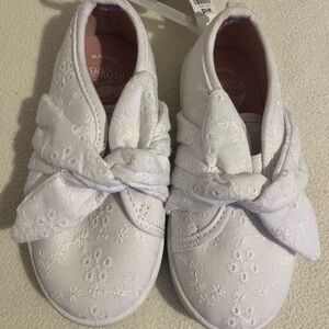OshKosh B'gosh Floral White girls Dress Shoes